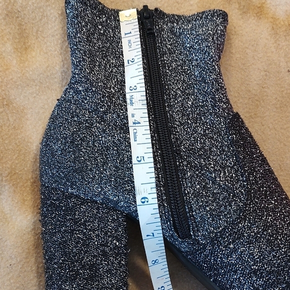 American Eagle Outfitters Silver and Black Glitter Ankle Boots Chunky Heel SZ 9 - Picture 9 of 11